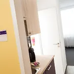 Ξενοδοχείο με διαμερίσματα Design Sleepy Κολωνία