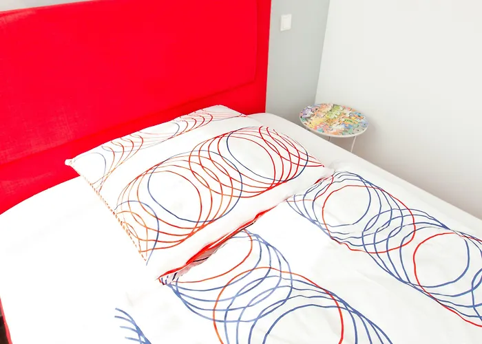 デザイン スリーピー コロン 3*